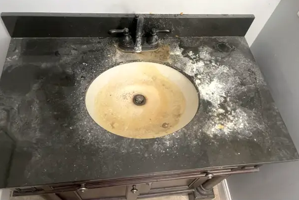 Kitchen before cleaning